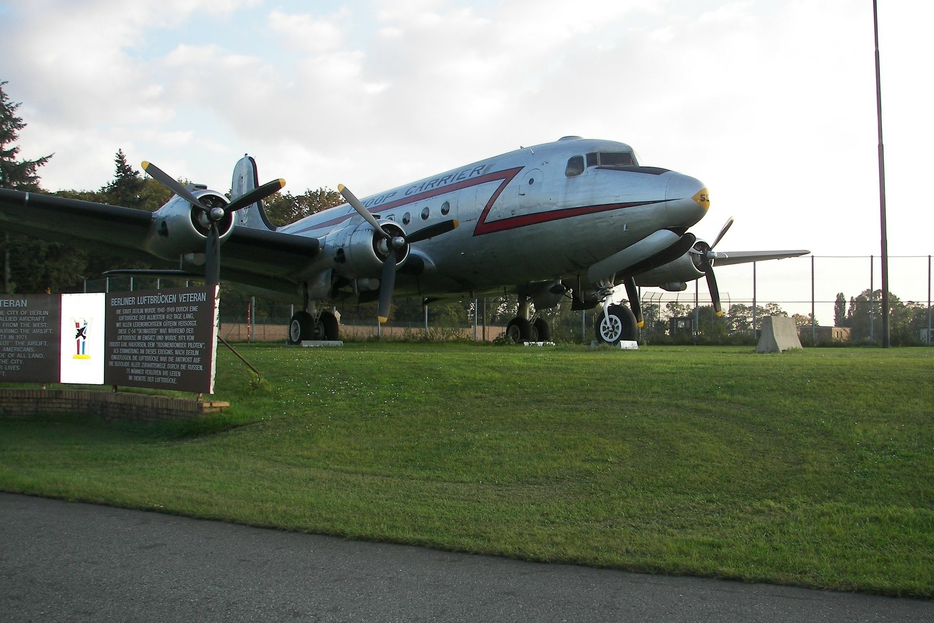 "Rosinenbomber" "Rosinenbomber"